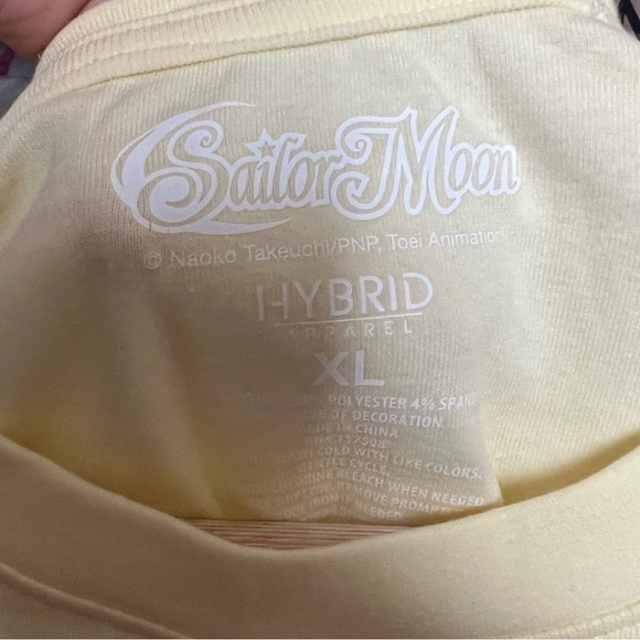 Sailor Moon Women’s Tee Yellow XL NEW - Picture 3 of 4